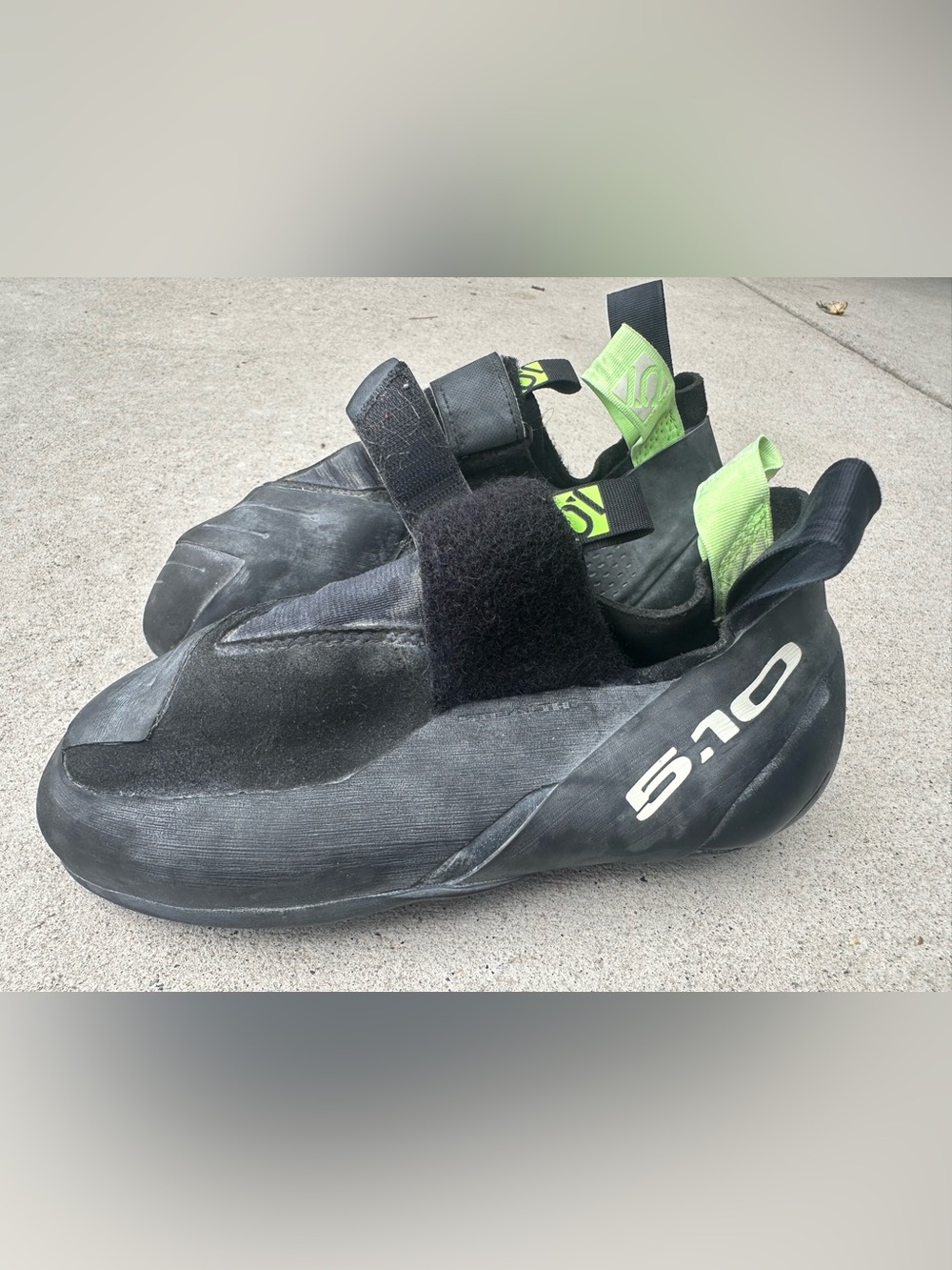 5.10 Black Climbing Shoes woman’s rock climbing shoes 6.5